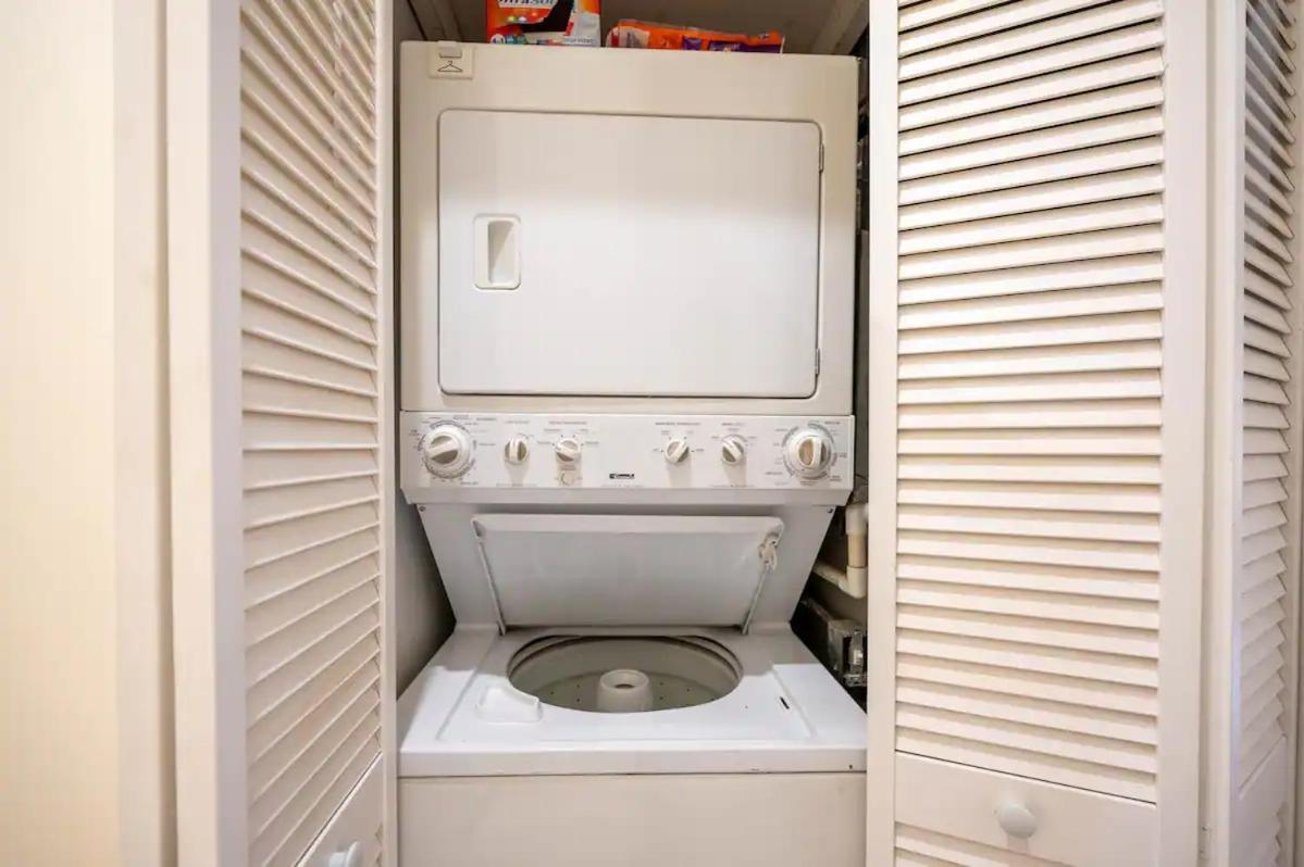 Lincoln Park 3 Bedroom Penthouse Чикаго Екстериор снимка