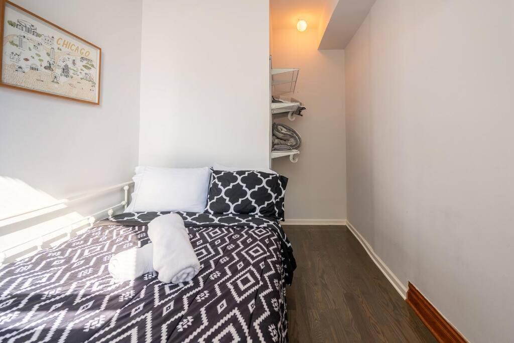 Lincoln Park 3 Bedroom Penthouse Чикаго Екстериор снимка