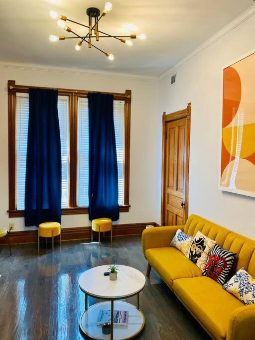 Lincoln Park 3 Bedroom Penthouse Чикаго Екстериор снимка