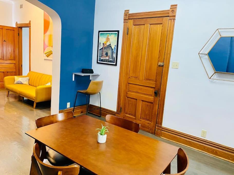 Lincoln Park 3 Bedroom Penthouse Чикаго Екстериор снимка
