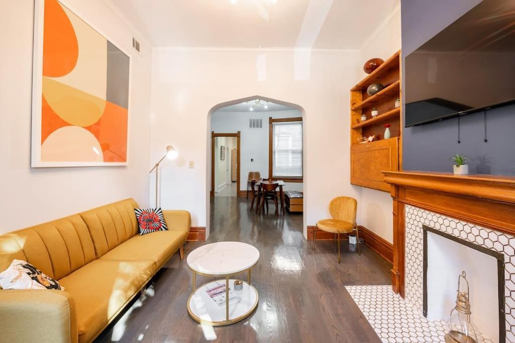 Lincoln Park 3 Bedroom Penthouse Чикаго Екстериор снимка