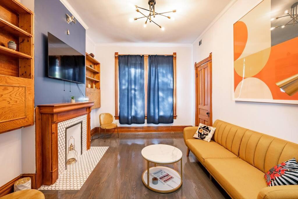 Lincoln Park 3 Bedroom Penthouse Чикаго Екстериор снимка